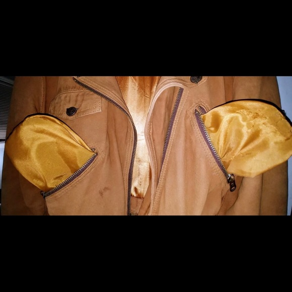 Beautiful Leather Jacket!💕 - Picture 9 of 12